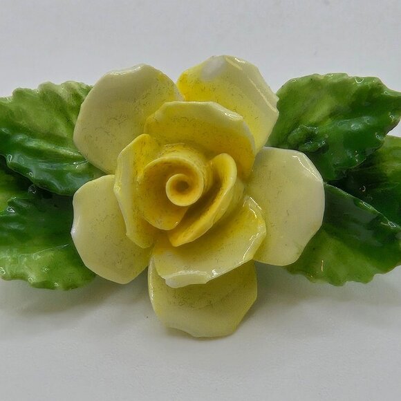 VTG Brooches Royal Doulton England Porcelain Gold Tone Bone China Floral Granny - Picture 9 of 10